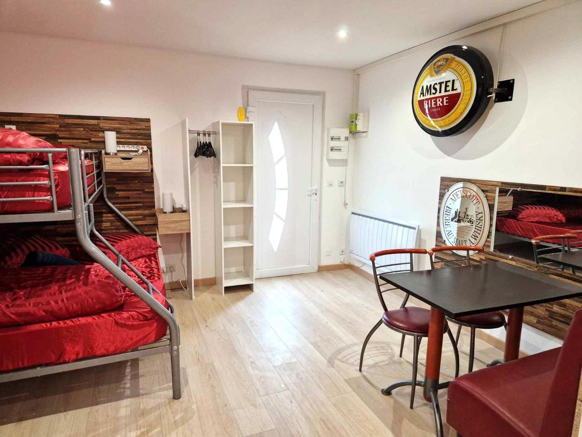 03 - Joli Studio Traversant Situe Au Rdc Avec 2 Lits, Tout Equipe Pour 1, 2 Ou 3 Personnes Maximum, Entree Independante Donnant Sur Parking Dont Une Place Est Reservee Devant La Porte, Grand Fourgon Possible Et Petit Jardin Sur L'Arriere Comme Une Ma Razac-sur-l'Isle Exterior photo